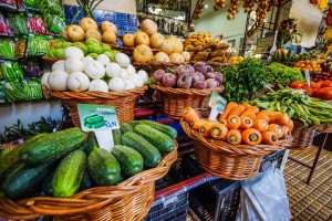 Dieta na zdrowe włosy: Jak odżywianie wpływa na ich kondycję?